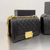 2022Ss Classic Black Boy Caviar Leather Mini Flap Bags Pelle di vitello trapuntata Oro argento invecchiato Hardware in metallo Tracolla a catena Tracolla a tracolla Desig