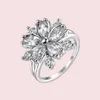 Cluster Rings Fashion Sakura Princess Pink Silver Color Crystal Stone Ring Charm för kvinnor Dainty Bride Flower Zircon Engagement Ringcluster