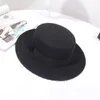 Elegancki kapelusz damski z zespołem bibbonowym Autumn Flat Top szeroki brzeg poczuć Lady Fedoras Classic Church Wedding Travel British Jazz Cap 220607