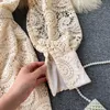 Projektant startowy Vintage mini sukienka pusta haft haftowy stojak z kołnierzykiem rękawie rękawowe szarfy koronkowe sukienka imprezowa 2022