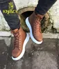 Knack High Sole Men's Winter Boots Casual Leather Bekväm Använd regnvattentäta Mäns ankelstövlar