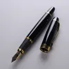 Gloednieuwe luxe zuiger gevulde fontein pen hoogwaardige zwarte hars en klassiek goud vergulde NIB Business Office Writing Ink Pen kan worden aangepast met serienummer