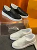 디자이너 Beverly Hills Slip-on 스니커즈 남자 고급 트레이너 신발 엠보싱 가죽 모노그램 꽃 패턴 러너 캐주얼 신발 초석 고무 아웃솔