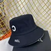 القبعات مصممة فاخرة دلو القبعة الكلاسيكية الأزياء القبعات الصياد القبعات التنفس ومريحة لمكافحة الأشعة فوق البنفسجية النساء غير رسمية بسيطة جيدة لطيفة لطيفة