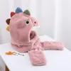 Berretti 2022 Moda Donna Cute Cartoon Dinosaur HatImitazione Berretto di visone Ragazza Inverno Calore addensato con guanti sciarpa Cappello di un pezzo