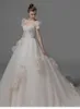 2022 Modest Nya Lace Appliques Bröllopsklänningar En linje Sheer Bateau Neckline Se igenom Button Back Long Train Bridal Gown Cap Sleeves