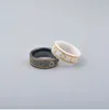 Merk ontwerp zwart / wit keramische band ringen voor mannen vrouwen comfort fit aangrijping bruiloft band maat 6-10