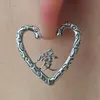 Hoop Huggie Hangzhi 2022 Vintage Metal Hollow Loving Heart Kolczyki Kobieta okrągła harajuku dla kobiet mody biżuterii kirs22