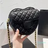 22Ss Heart Love French Designer Bag Acolchoado Lambskin Clássico Check Gold Cadeia de Metal Crossbody Sacoche Luxury Ladies Girls Mini Cosmetic Case 16CM