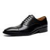 Chaussures habillées en cuir de luxe Business formel using gentleman hommes couleurs de main de la main en première couche