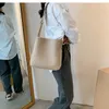 Akşam çantaları sıradan kadın çanta tasarımcısı omuz lüks crossbody çanta şık kova büyük cüzdanlar sadece messenger kadın kese