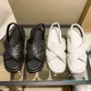 famille de sandales