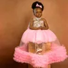 2022 Söt rosa bollklänning Flower Girl Dresses For Wedding Crystal Beaded High Neck Puffy Tiered Se genom Little Girls Pageant Dress Toddler Första nattvards klänningar