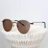 2022 Occhiali da sole retrò per uomo e donna Moda Occhiali da sole in metallo Rivetto da uomo Toad Mirror Fashion Wear Occhiali da sole taglia 61