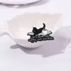 Broche de cafée de chat de couleur noire mignonne Pin d'épingle pour femmes pour enfants Fahion bijoux de chemise de chemise robe en jean décor décor en métal épingle en émail