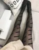 Chaussettes Designer Sexy Long Bas Collants Femmes Mode Noir et Blanc Mince Dentelle Maille Doux Respirant Creux Lettre Serré Panty Tuyau Haute Qualité PTYS