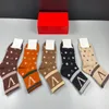 Kadınlar için erkek çorap tasarımcısı lüks pamuk çorap klasik tasarımcılar mektubu stoklama rahat 5 çift birlikte yüksek kaliteli popüler trend