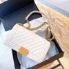 5A + أعلى جودة V- شكل أكياس المعين حقيبة crossbody مصمم أكياس الفاخرة الأزياء الكتف مصمم المرأة حقائب جلدية مخلب مع الذهب سلسلة رفرف محفظة محفظة