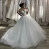 2023 New Beads Crystal Off the Shoulder Sweetheart Lace White Ball Gowns Wedding Dresses for brides Puffy Wedding Gowns