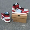 2022 Hot Autentyczna 1 Wysoka Off OG Chicago Red Unc Outdoor Shoes Hodowane Proszek Blue 1s Men 5 Białe Sport Sneakers z oryginalnym pudełkiem