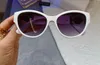 Diseñador Cat Eyes Gafas de sol para mujeres Hombres Estilo de verano Anti-ultravioleta Retro Escudo Lente Placa Cuadrado Marco completo Moda Anteojos Caja aleatoria