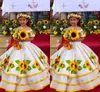 2022 Belles Tournesols Brodés Pageant Quinceanera Robes Petites Filles De L'épaule Princesse A-ligne Robe De Fille De Fleur Pour Le Mariage Blanc