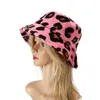 Bérets Automn Hiver Hat pour femmes Faux Fur Bucket Hats Cow Imprime en peluche Velvet chaud Panama Fisherman Vacation capberets