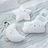 Nouvelle peau amicale blanc nuage étoile lune ailes d'ange doux rempli décor coussins mignon bébé ciel coussin Pc J220704