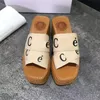 2022 Woody Chinelos Sandálias Slides Feminino Designer Sapatos Plataforma Cunha Mules Lona Tanga Slingback Bico Quadrado Preto Branco Vermelho Chinelo Sandália Slide Scuffs