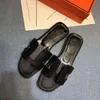 Kända märke kvinnor tofflor klassiska platta skor sommar designer lyx mode utomhus strand skor hotell badrum tecknad flip flops promenader casual sandaler 35-42