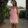 Casual Dresses Sexig V-ringning Tassel Suspender Dress Fashion 3D Dekorativ fjäder Stitching Pink Silk Summer Ladies Elegant Prom Party Dressca