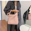 Akşam çantaları sıradan kadın çanta tasarımcısı omuz lüks crossbody çanta şık kova büyük cüzdanlar sadece messenger kadın kese