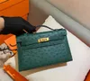 Pochette de marque en peau d'autruche de 22 cm, couture entièrement faite à la main, sac à main de luxe pour femme, mini sac à main vert olive jaune bleu, etc. plusieurs couleurs à choisir, livraison rapide