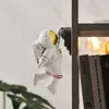 ノルディックホームデコレーションアクセサリーリビングルームデスク装飾装飾用のミニチュア宇宙飛行士装飾的なフィギュアフィギュライン220628