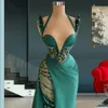 Abiti a sirena Verde sexy scollo a V senza spalline senza maniche Applicazioni in raso con paillettes Plus Size Abiti eleganti da ballo Lunghezza pavimento Abito da sera su misura