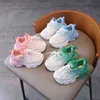 Småbarn baby gradient färg barn sportskor mjuk löpning mesh andningsskor pojkar flickor mode sneakers f04265 g220517