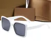 8930 Gafas de sol de diseñador Hombres Mujeres Anteojos Tonos para exteriores Marco de PC Moda Classic Lady Gafas de sol Espejos para mujeres
