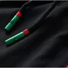 メンズファッションジャージ 2022 夏の T シャツ + パンツ服セット蜂刺繍カジュアルストリートトレンドスーツ男性通気性 Tシャツパンツ 3 色
