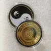 Prezenty Chiński Tai Chi Black White Taoism Sign Starożytni osiem Diagramy Gold Coin Collection Guard Card Guard z Coin Capsule.cx