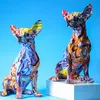 Creatieve Kleur Chihuahua Hond Standbeeld Eenvoudige Woonkamer Ornamenten Home Office Hars sculptuur Ambachten Winkel Decors Decoraties 220510