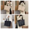 Avondtasjes Winter Nylon Grote schoudertas voor dames Trend Hand Dames Merk Trending Handtassen en Portemonnees Casual Tote Winkelen 1115