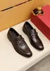 Luxury Brand Mens Dress Oxfords Shoes Slip On Wedding Dress Casual Goffratura Vamp Office Business Shoe 8205250