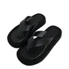 Siyah / Beyaz Karışık Renk Kalın Alt Flip Flop Kadınlar Ünlü Tasarımcı Klip Toe Terlik Ladis Platformu Jandal Slaytlar Plaj Ayakkabı CX220402