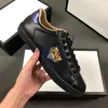 Mode Wit Leer Vrouwen Casual Schoenen Heren Schoenen Sneakers Echt Leer Borduren Klassieke Trainers Python Geborduurde Liefde Sneakers NO9