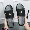 Men Genuine Leather Slippers Designer Luxury Flat Beach Sliders Tide Male Rivet Stud Slipper Non-slip Black Mens Casual Spikes Shoes