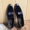 Mocassini Scarpe da uomo Pelle scamosciata finta Colore abbinato Moda casual Testa tonda Tendenza classica Arco Comodo traspirante antiscivolo Scarpe a cuffia pigre HM400