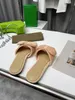2022 Classic Women's Bow Handduk Mullers High Heel Sandals Mode Versatile Designer Candy Färg Utomhus Klänning Half Tofflor Stora Flip-Flops Damer med låda