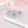 달콤한 눈송이 Moissanite Stone Band Rings S925 Silver Sun Flower 귀여운 사랑스러운 디자이너 OL 우아한 사랑 신부 반지 고급 웨딩 보석 여성을위한