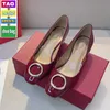 Designer salvatore scarpe da donna di lusso da donna serina mandrino agnelli abbelliti pompe in pelle di agnello di moda femminile tallone basso con il sandalo per feste di nozze da donna