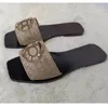 Klassieke dames platte sandalen mode alfabet ronde metalen decoratieve halve slippers lederen flip-flops wit, zwart met doos 35-43